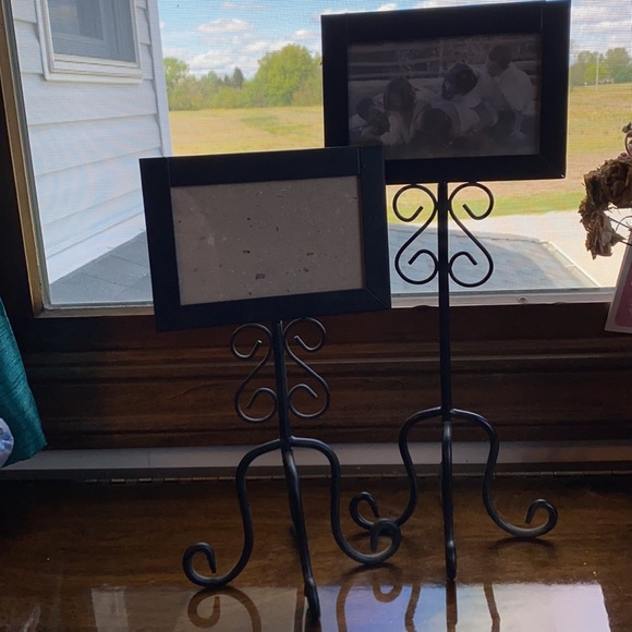 Standing black metal picture frames. Set of 2. - Picture 5 of 5